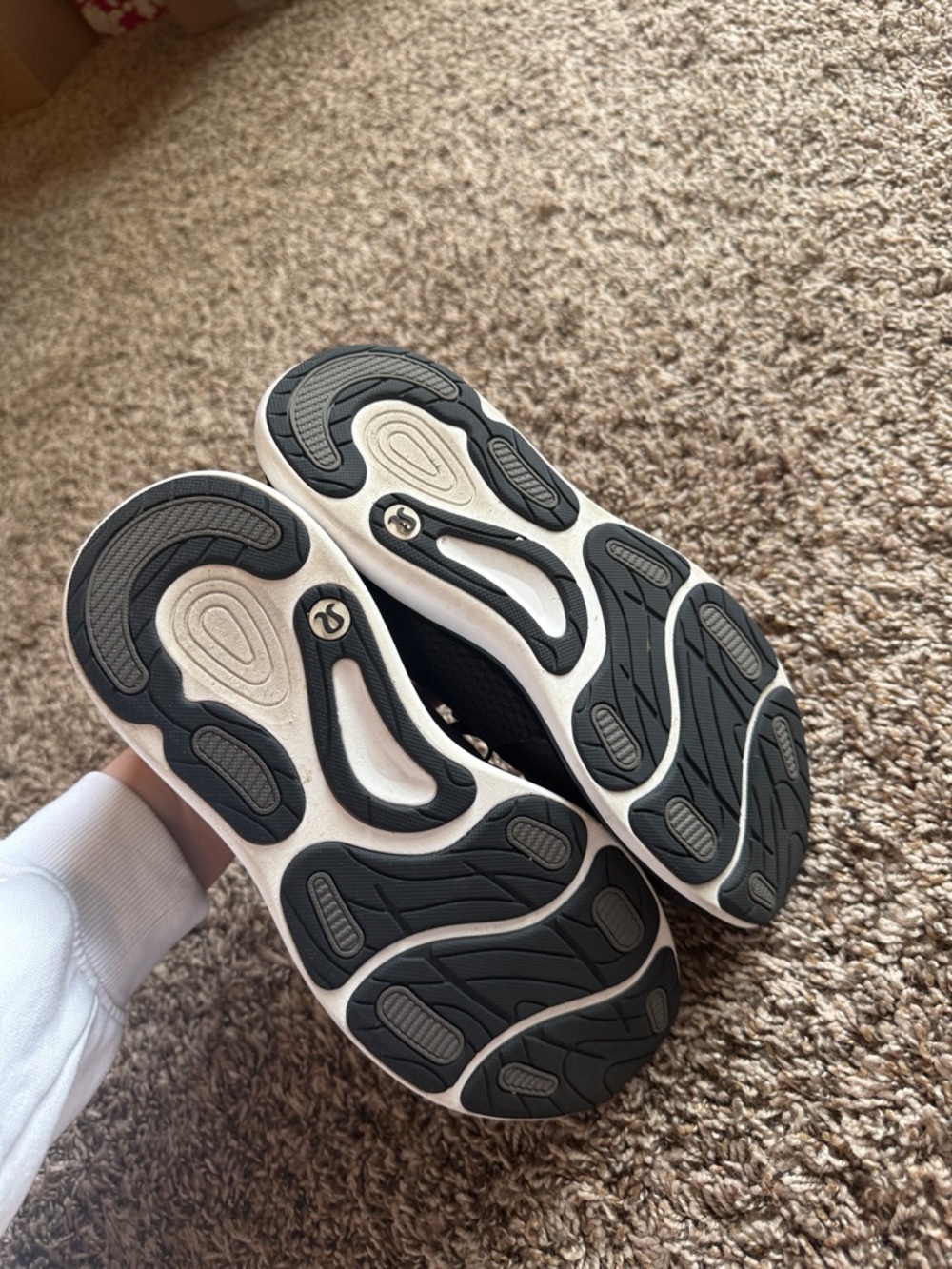 Lululemon running shoes - Picture 4 of 5